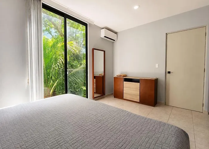 Quiet 2br Haven With Worspace Surrounded By Nature Apartment